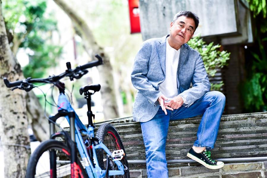 專訪／陳昇誤碾水管粗大蛇 慘遭水管絆倒「現世報」